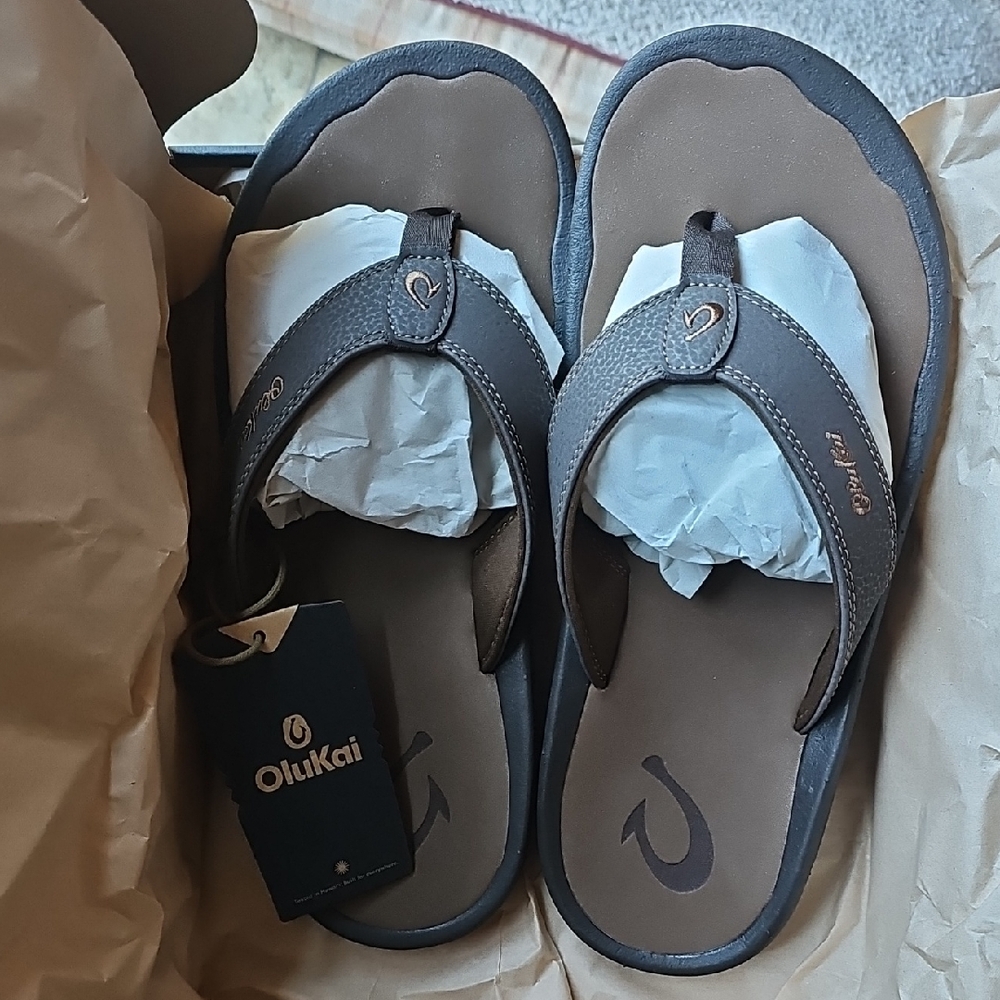 Olukai Mens Size 10 Flip Flop